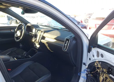 2021 Volvo Xc40 T5 R-Design from USA, damaged, VIN YV4162UM6M2442963